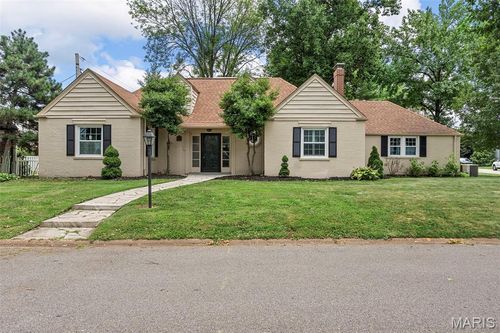 49 Hanley Downs, Richmond Heights, MO, 63117-1363 | Card Image