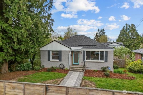 4707 S Brandon Street, Seattle, WA, 98118 | Card Image