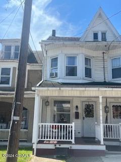 Walnut St, Coal Township, PA 17866