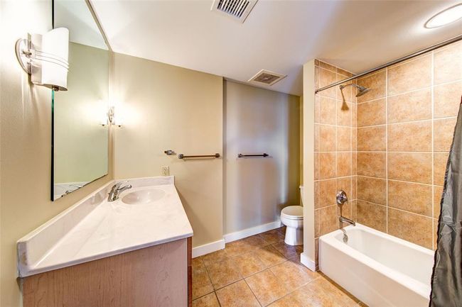APT-504 - 711 W 26 Th St, Condo with 2 bedrooms, 2 bathrooms and 2 parking in Austin TX | Image 5