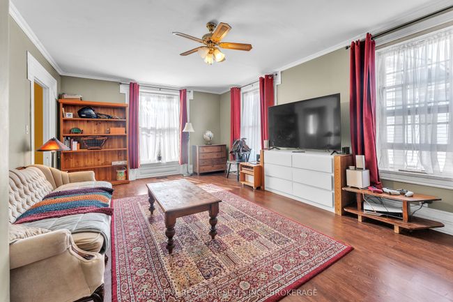 11 Water St, House other with 3 bedrooms, 2 bathrooms and 2 parking in Newburgh ON | Image 9