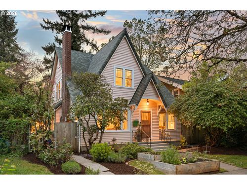5335 Ne Mallory Ave, Portland, OR, 97211-2631 | Card Image