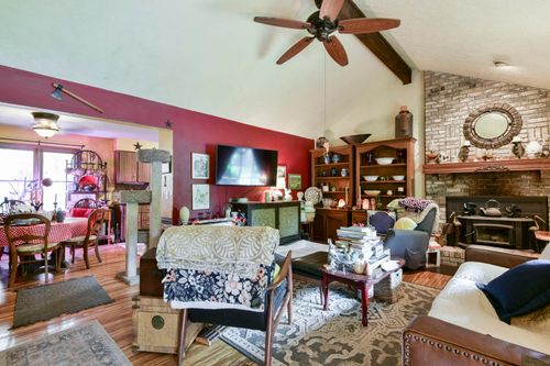 4050 S El Fiesta Ave, Springfield, MO, 65807-5429 | Card Image