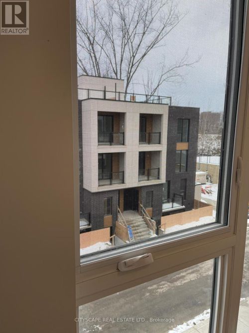 4-174 Clonmore Dr, Scarborough, ON, M1N0B9 | Card Image