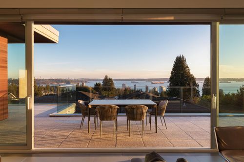 1715 22nd St, West Vancouver, BC, V7V4E4 | Card Image