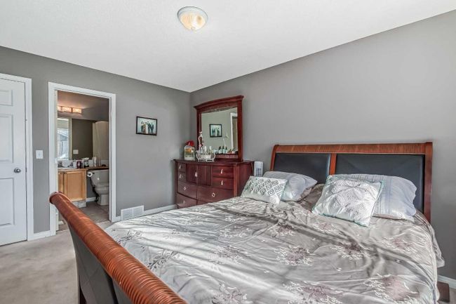 109 Hidden Creek Rise Nw, Home with 3 bedrooms, 2 bathrooms and 2 parking in Calgary AB | Image 17