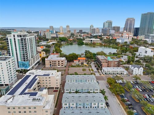 262 8th St N, ST PETERSBURG, FL, 33701-3108 | Card Image