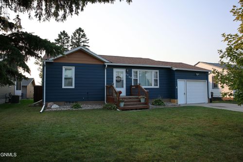 1530 5th Ave Sw, Jamestown, ND, 58401-5416 | Card Image