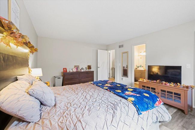 6121 Stornoway Dr S, Condo with 2 bedrooms, 2 bathrooms and null parking in Columbus OH | Image 17
