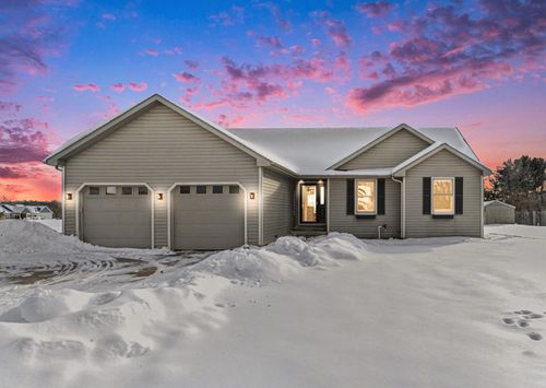 29413 Saddlebred Ln, Dowagiac, MI, 49047-7737 | Card Image