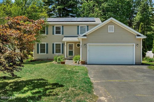 11 Bain Dr, Delmar, NY, 12054-9728 | Card Image