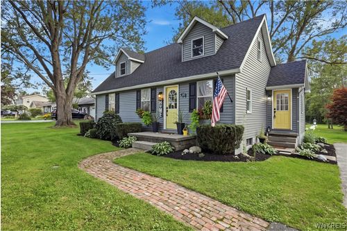 212 Schwartz Rd, Lancaster, NY, 14086-9400 | Card Image