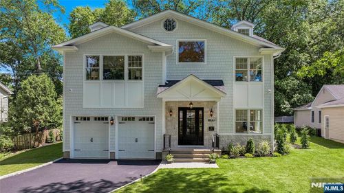 4 Garden Ct, Ho Ho Kus, NJ, 07423-1404 | Card Image