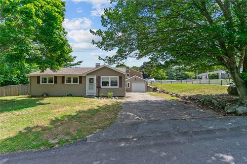 190 White Ave, Warwick, RI, 02889-8549 | Card Image