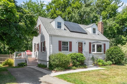 7 Curve St, Bedford, MA, 01730-2803 | Card Image