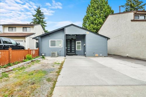 7068 129a St, Surrey, BC, V3W6T3 | Card Image