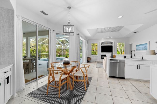 1576 Kingsdown Drive, House other with 5 bedrooms, 3 bathrooms and null parking in Sarasota FL | Image 12
