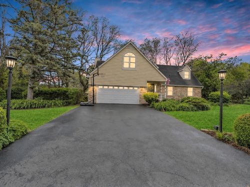 38W643 Bittersweet Ln, Elgin, IL, 60124-8534 | Card Image