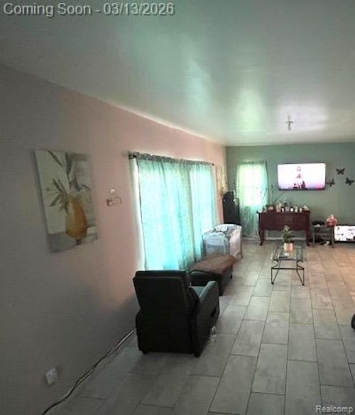 12091 Manor St, Detroit, MI, 48204-1823 | Card Image