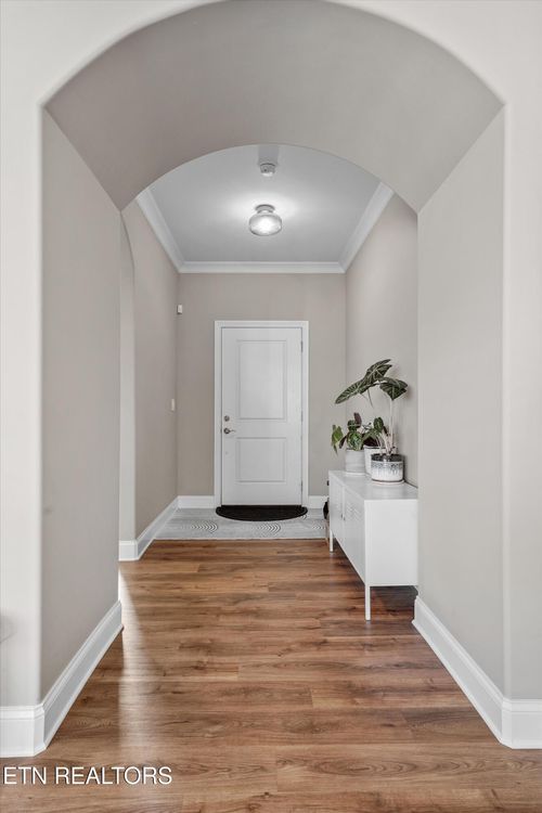 505 Chestnut Pl, Loudon, TN, 37774-2058 | Card Image