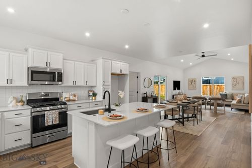 709 Spaniel Ln, Belgrade, MT, 59714-4171 | Card Image