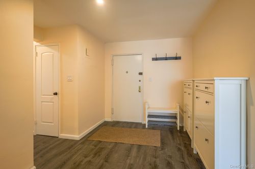 apt-3e-209 18th Ave, Bayside, NY, 11360-1407 | Card Image