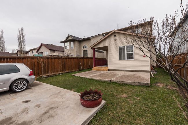 160 Eversyde Circle Sw, Home with 3 bedrooms, 2 bathrooms and 4 parking in Calgary AB | Image 30