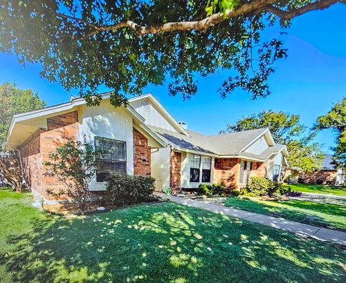 727 Monique, Cedar Hill, TX, 75104-1739 | Card Image