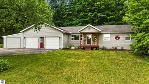 3443 American Way Nw, Williamsburg, MI, 49690-9441 | Card Image