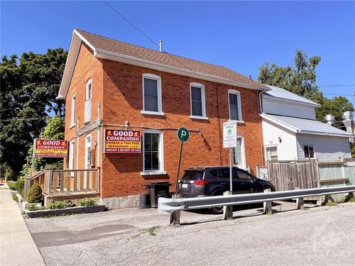 15 Allan St, Carleton Place, ON, K7C1T1 | Card Image