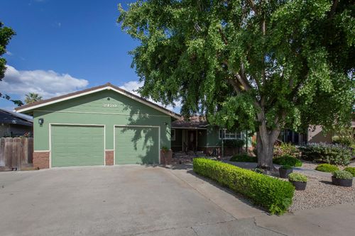 2120 Annhurst Ave, Turlock, CA, 95382-1806 | Card Image