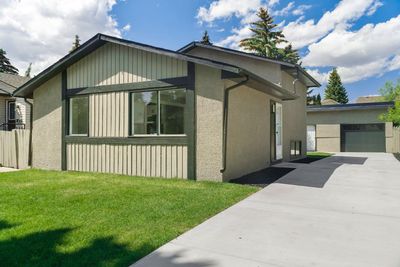 6420 26 Ave Ne, House detached with 3 bedrooms, 1 bathrooms and 5 parking in Calgary AB | Image 2