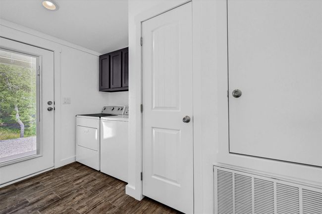Mud/Utility room | Image 31