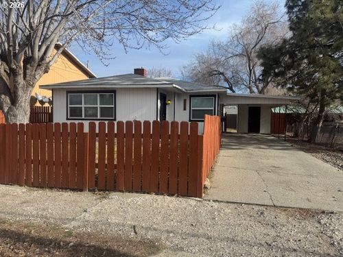 2330 9th St, Baker City, OR, 97814-2529 | Card Image