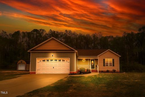 40 Patricia S Vann Ct, Dunn, NC, 28334-6941 | Card Image