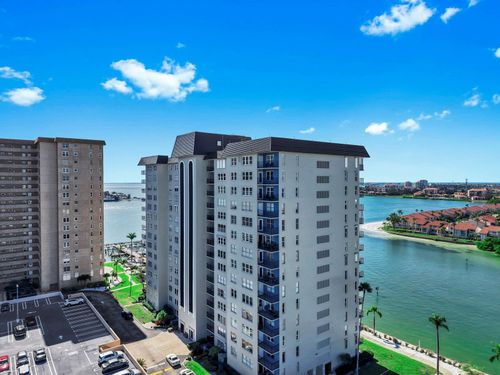 603-5220 Brittany Dr S, ST PETERSBURG, FL, 33715-1528 | Card Image