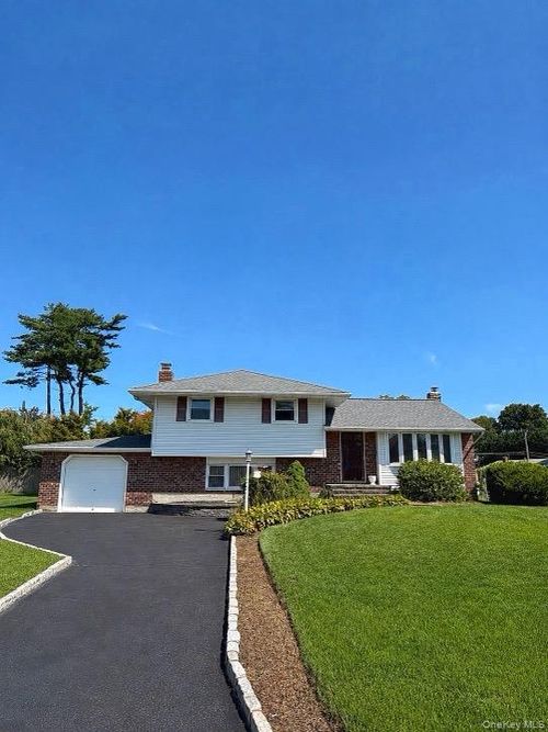 29 Cottonwood Dr, Commack, NY, 11725-2422 | Card Image