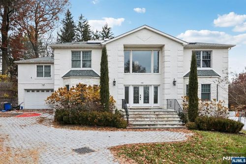 680 Soldier Hill Rd, Oradell, NJ, 07649-1202 | Card Image