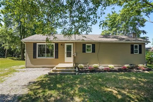 3376 Kimmel Dr, Uniontown, OH, 44685-7515 | Card Image