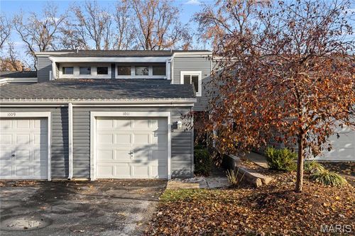 1011 Fairways Dr, Lake St Louis, MO, 63367-2402 | Card Image