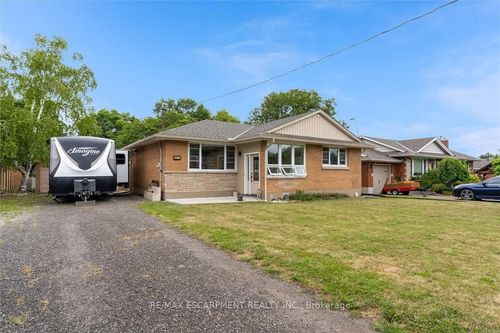 5073 Charles St, Beamsville, ON, L3J0K5 | Card Image