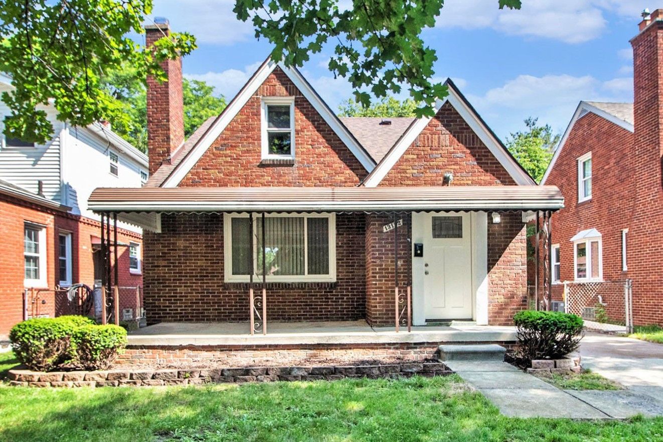 Mercier St, Southgate, MI 48195