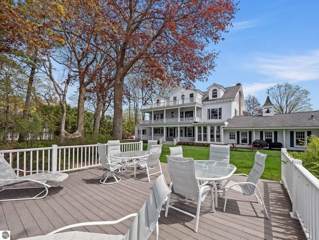 431 Michigan Ave, House other with 10 bedrooms, 7 bathrooms and null parking in Charlevoix MI | Image 77