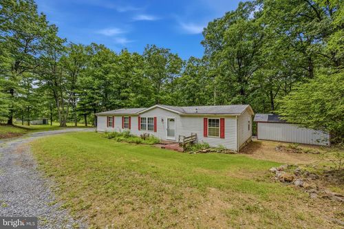 193 Friendship Ln, BERKELEY SPRINGS, WV, 25411-5154 | Card Image