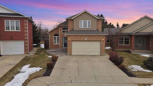 114 Braemar Ave, Caledonia, ON, N3W2L8 | Card Image