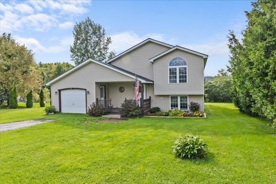 5 Glen Ridge Lane, House other with 3 bedrooms, 2 bathrooms and null parking in Swanton VT | Image 1