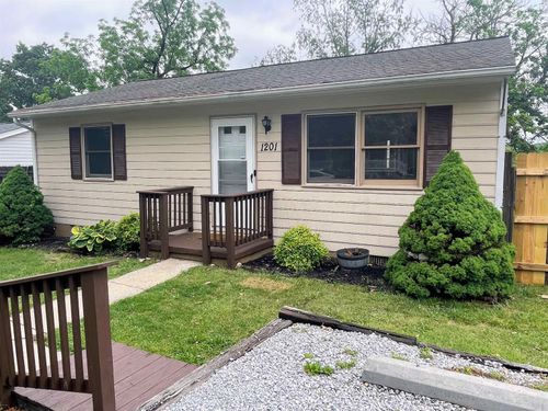 1201 4th St, Waynesboro, VA, 22980-4116 | Card Image