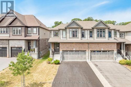 1016 Wright Dr, Midland, ON, L4R0E4 | Card Image