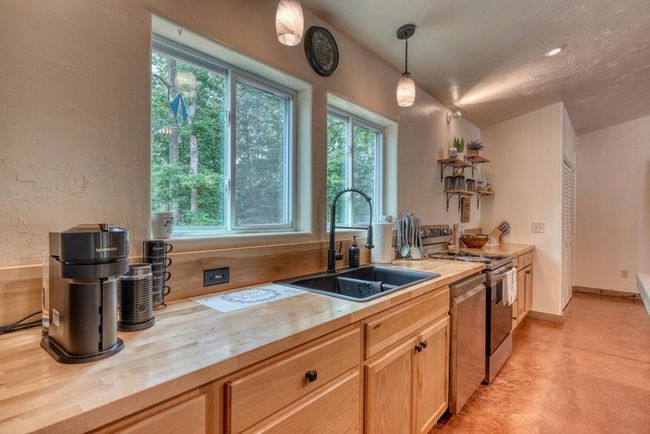 1529 Cedar View Ln, Home with 1 bedrooms, 2 bathrooms and 2 parking in Hiawassee GA | Image 21