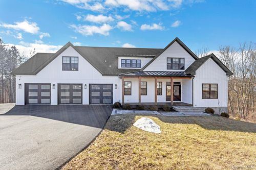 6 Conifer Ct, Poughkeepsie, NY, 12603-1353 | Card Image